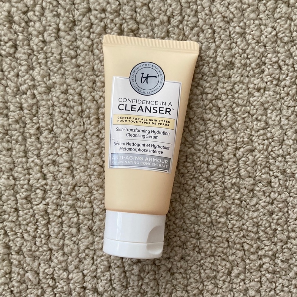 NEW it Cosmetics Confidence in a Cleanser Skin-Transforming Hydrating 1.7 fl oz